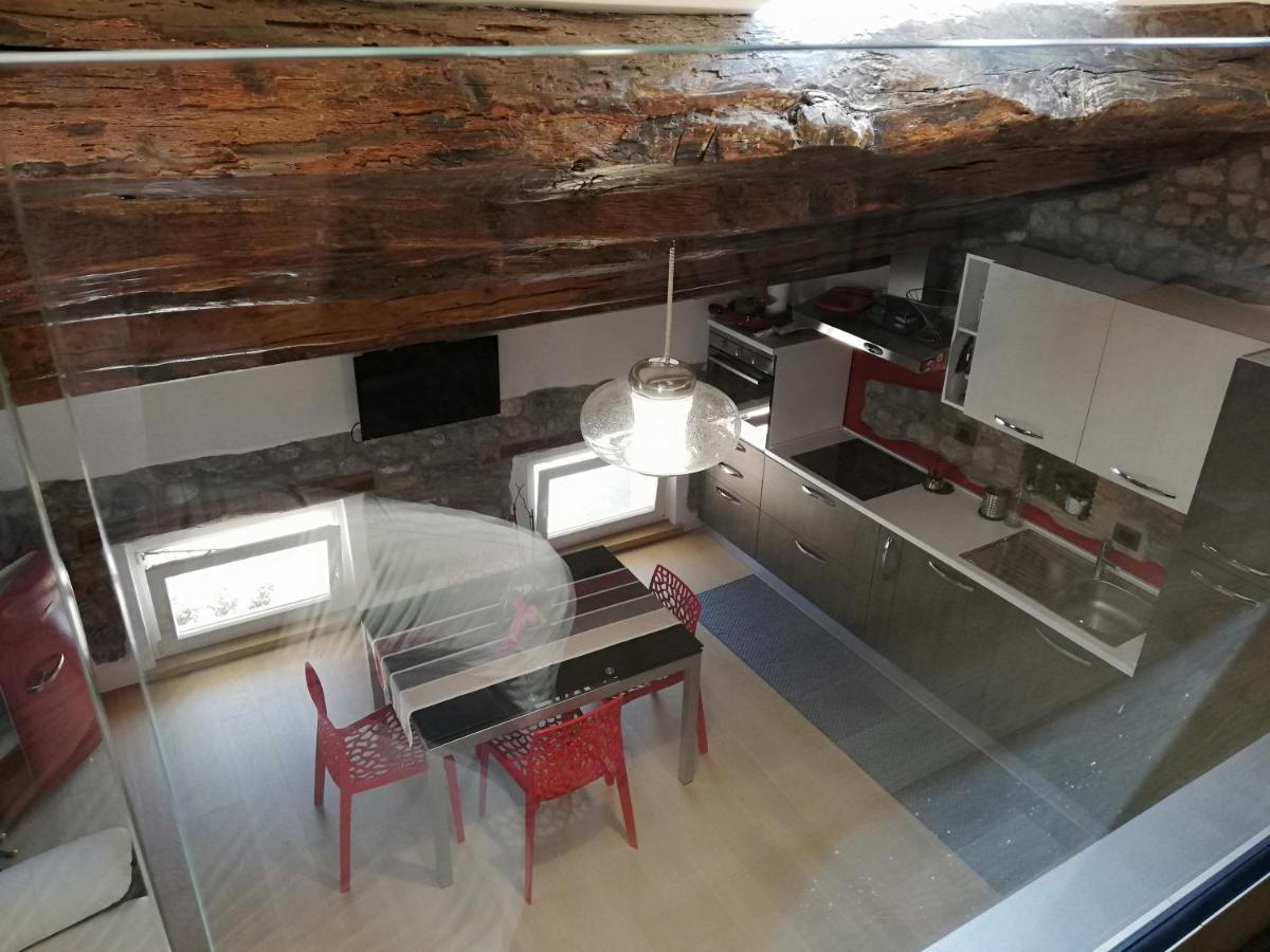 Apartment Loft In Piazza Con Soppalco