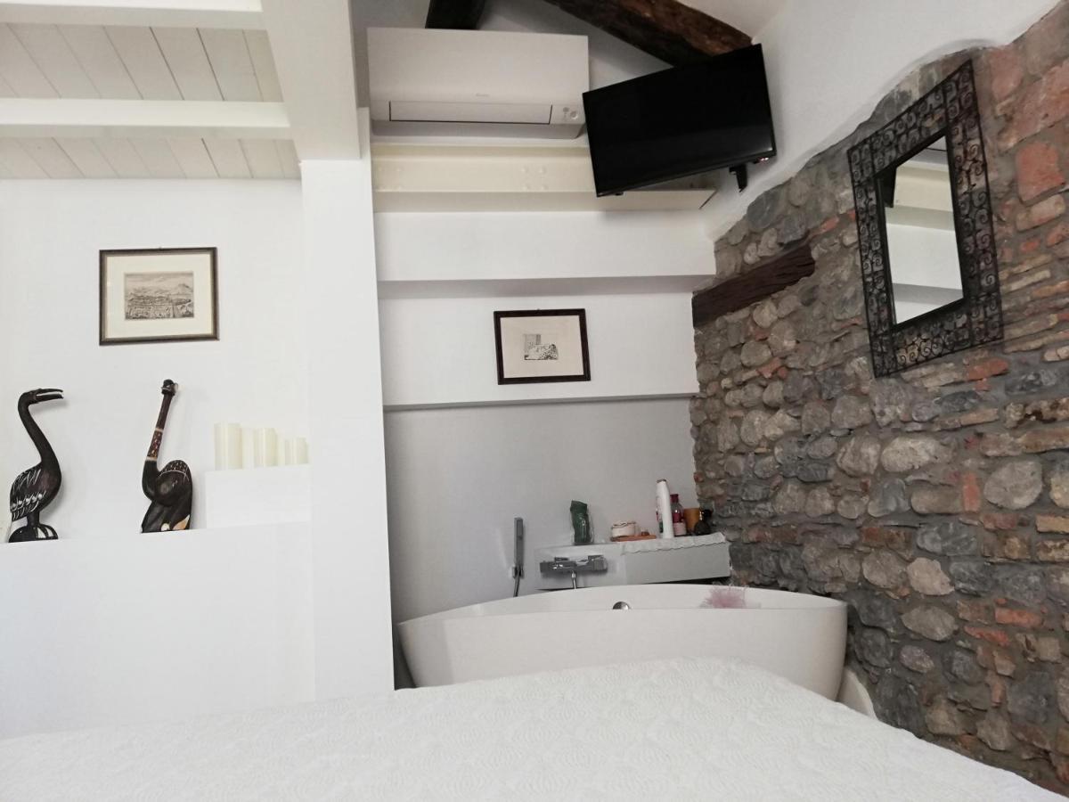 Apartment Loft In Piazza Con Soppalco
