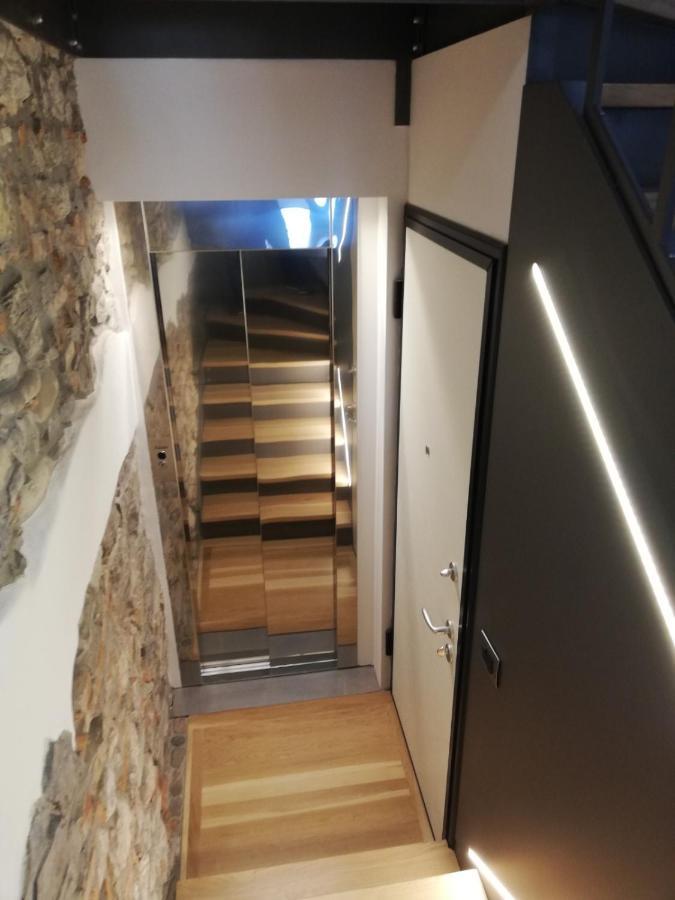Loft In Piazza Con Soppalco