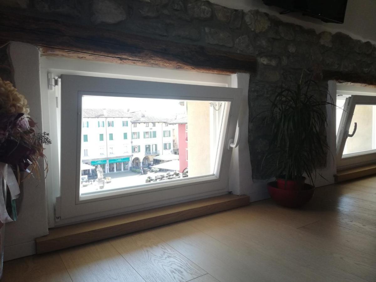 Loft In Piazza Con Soppalco Apartment